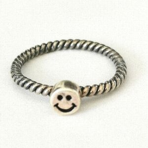 Sterling silver happy face ring size 9 🆕